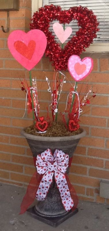 25 Beautiful Outdoor Valentines Decorations Ideas MagMent