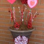 25 Beautiful Outdoor Valentines Decorations Ideas MagMent